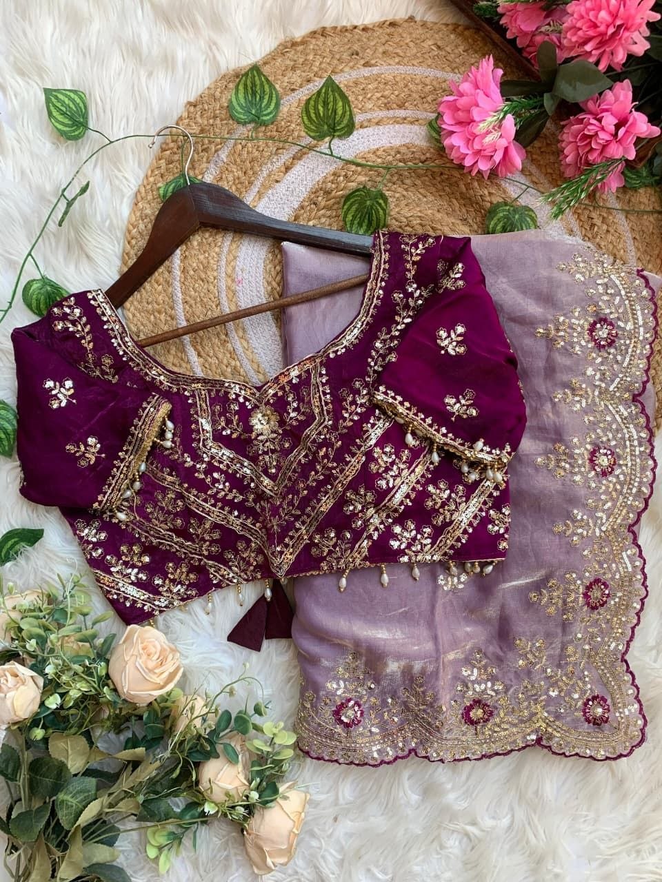 Very Soft nd Elegant Rich look fendy sartin saree