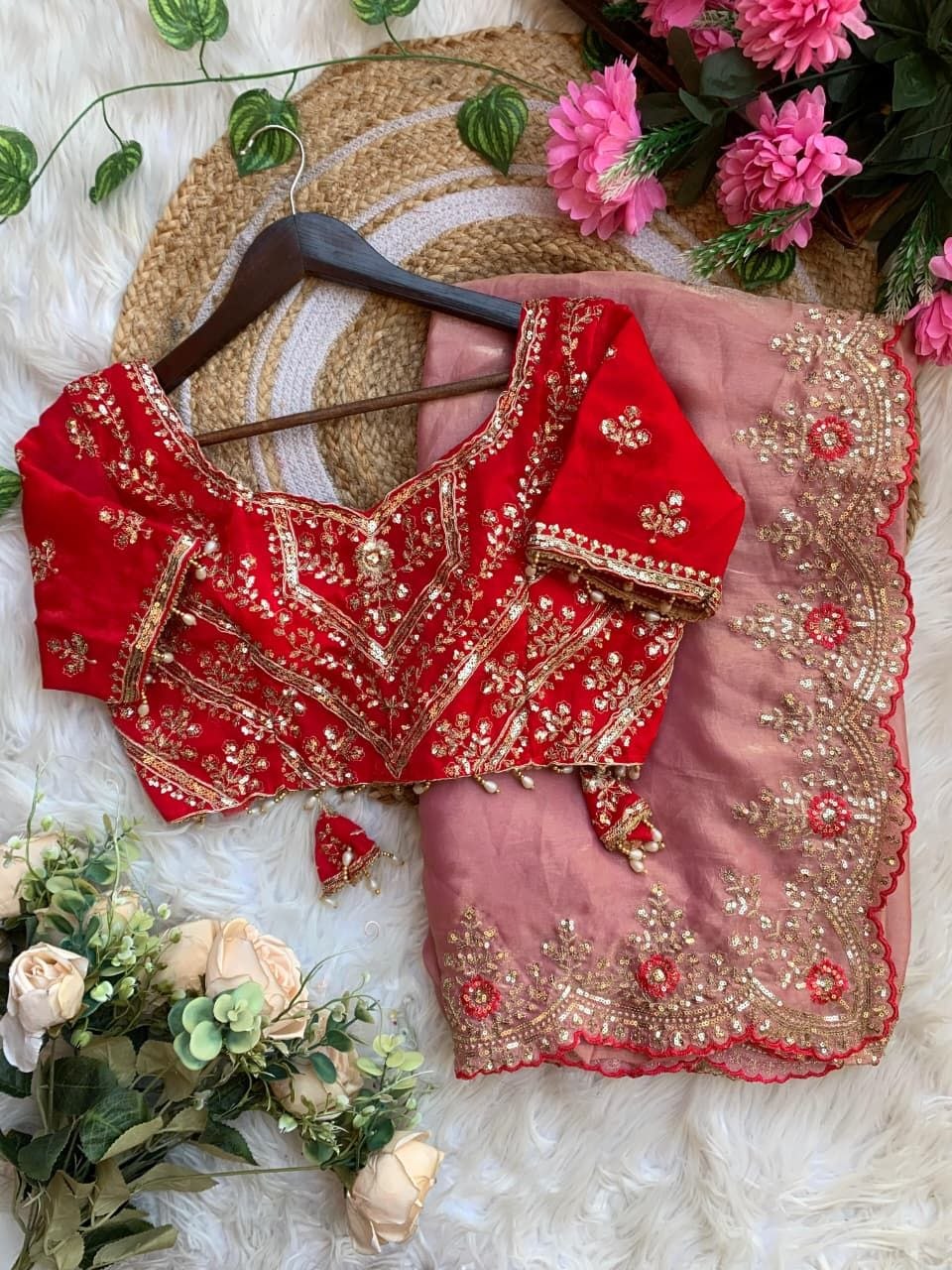 Very Soft nd Elegant Rich look fendy sartin saree