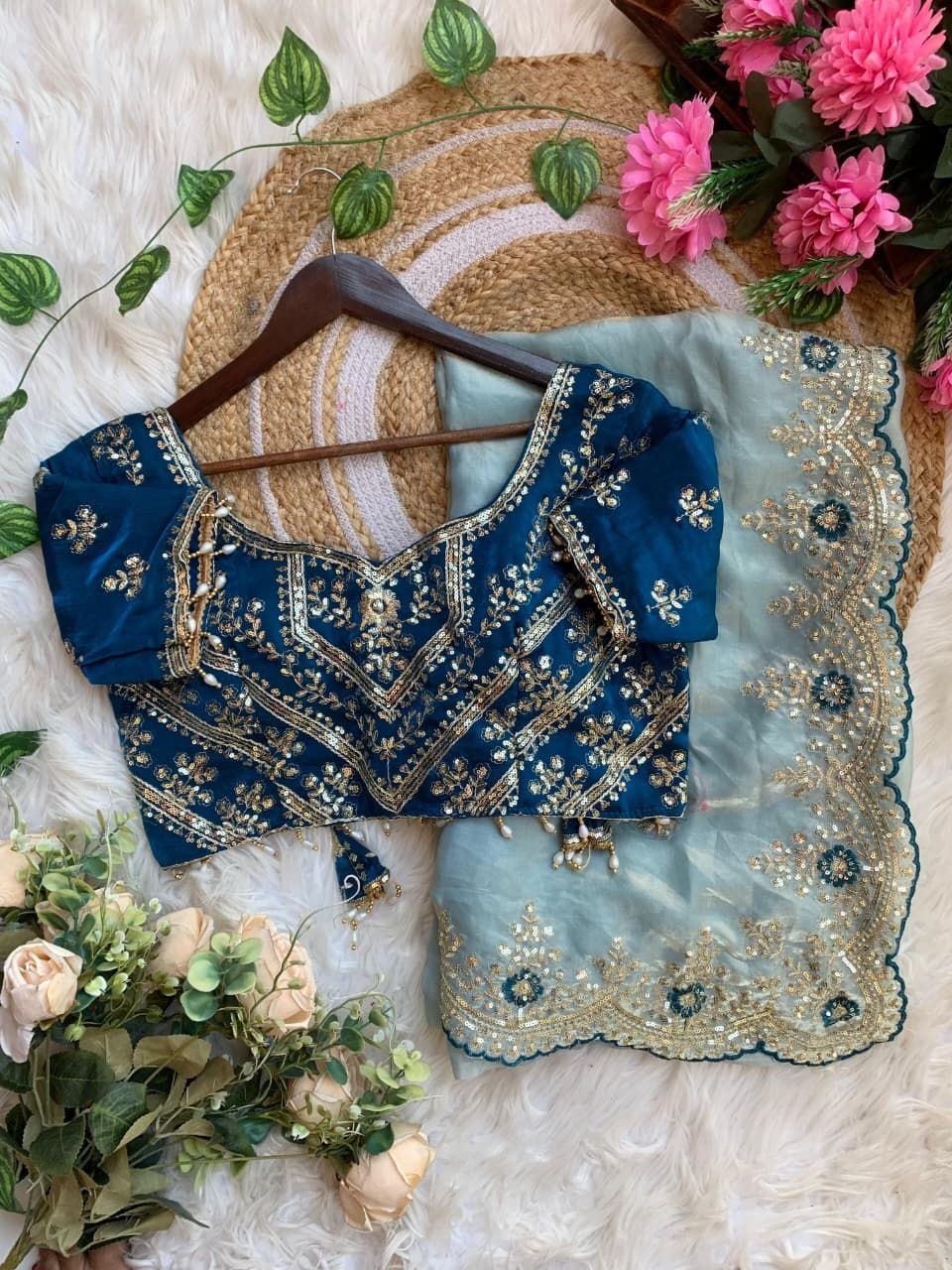 Very Soft nd Elegant Rich look fendy sartin saree