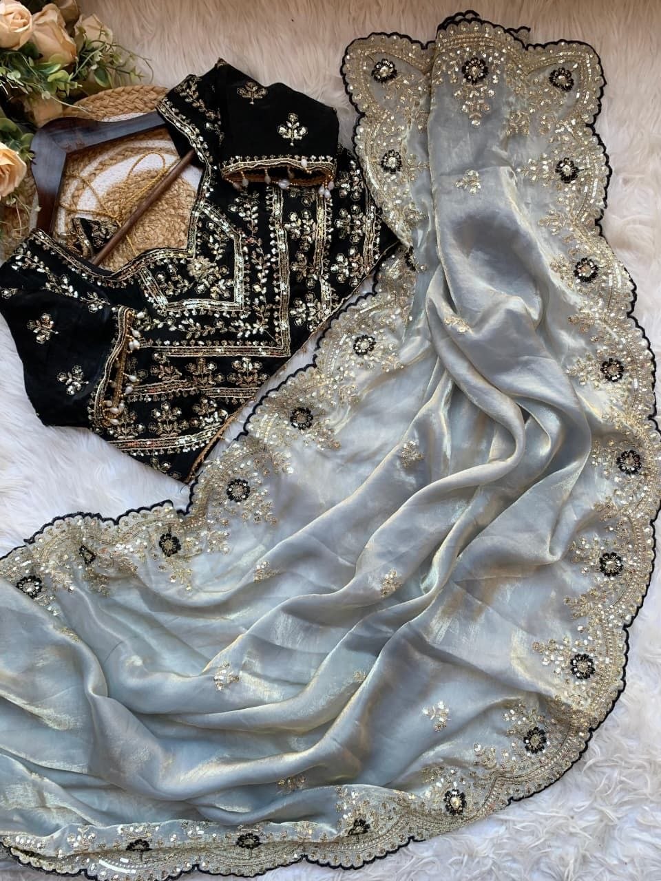 Very Soft nd Elegant Rich look fendy sartin saree