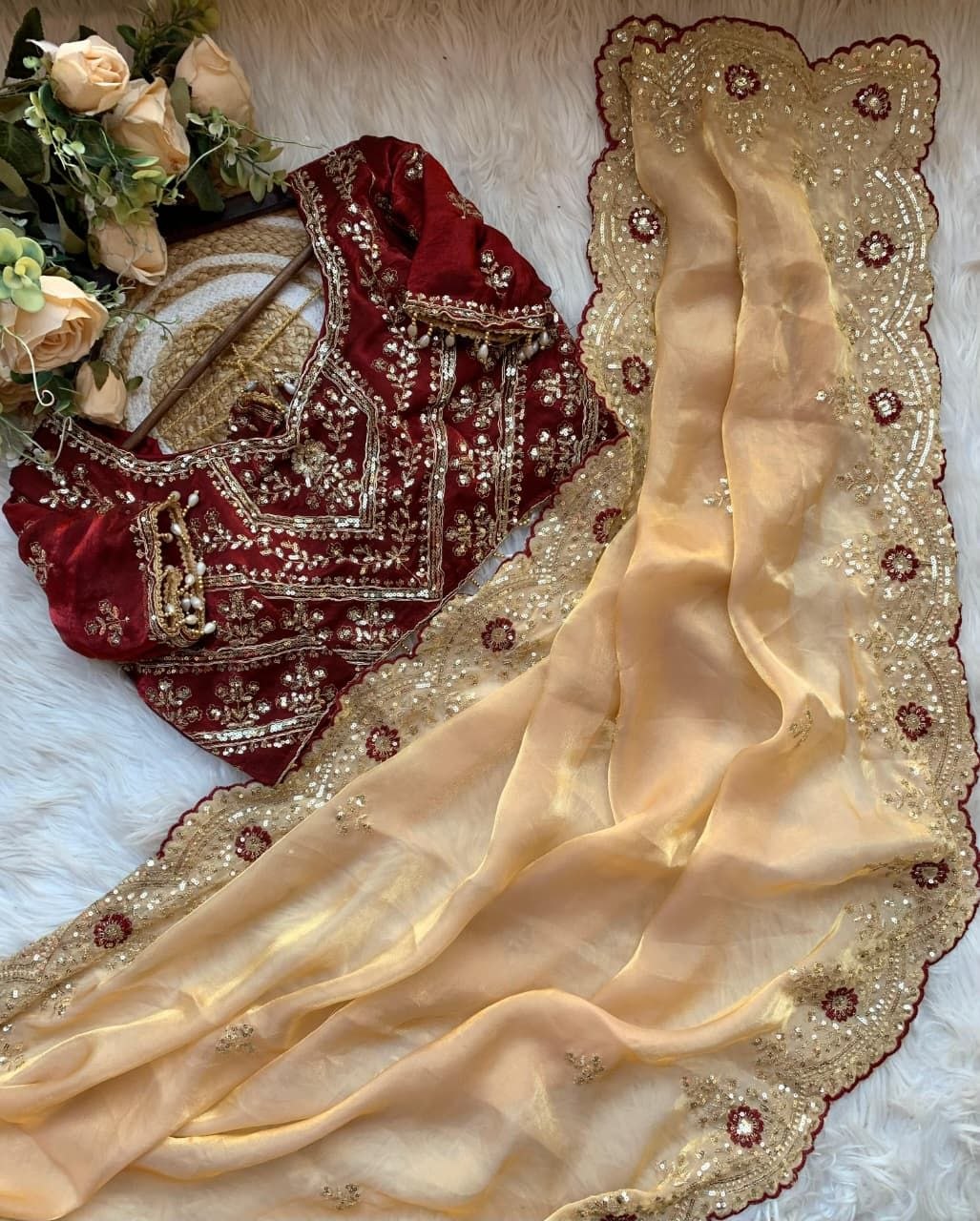 Very Soft nd Elegant Rich look fendy sartin saree