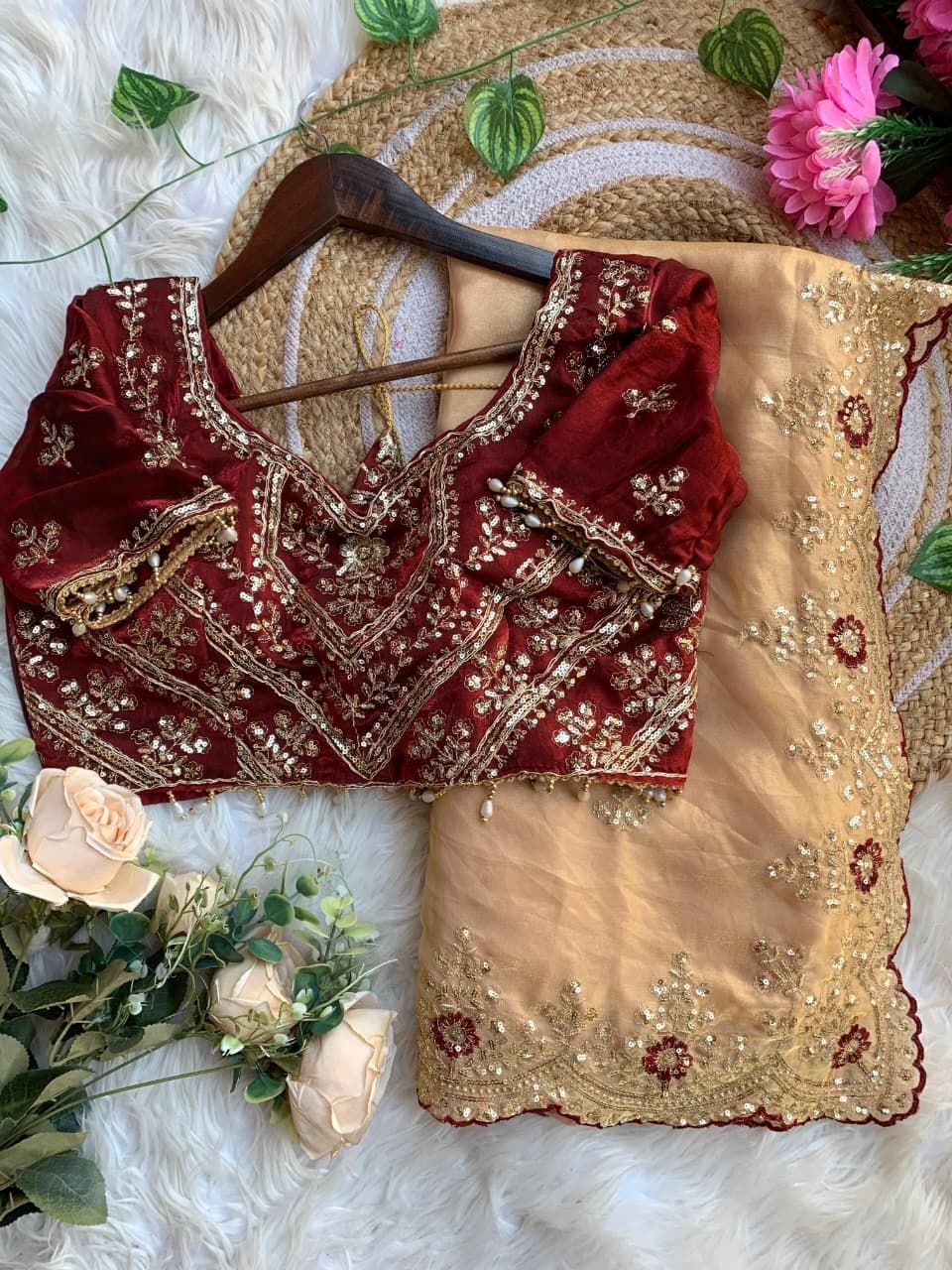 Very Soft nd Elegant Rich look fendy sartin saree