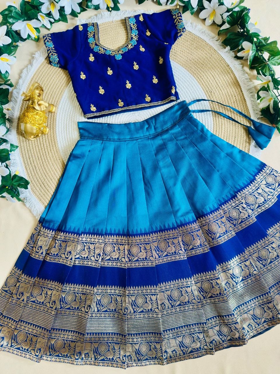 💙 Royal Blue Zari Weave Kids Lehenga Choli with Voni 💙