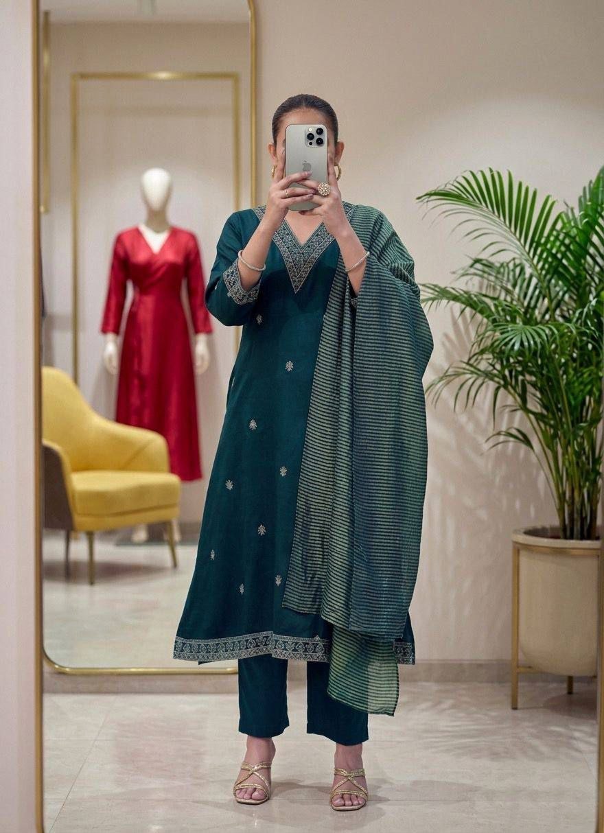 Premium viscose Gaji silk  Stunning 3-piece kurti set