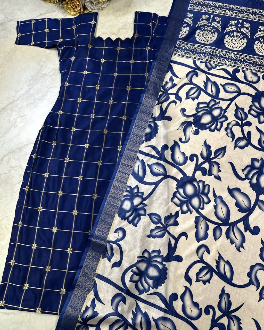 Silk Cotton Check Weaving Kurti with Scallop Neck & Chennuri Kalamkari Dupatta